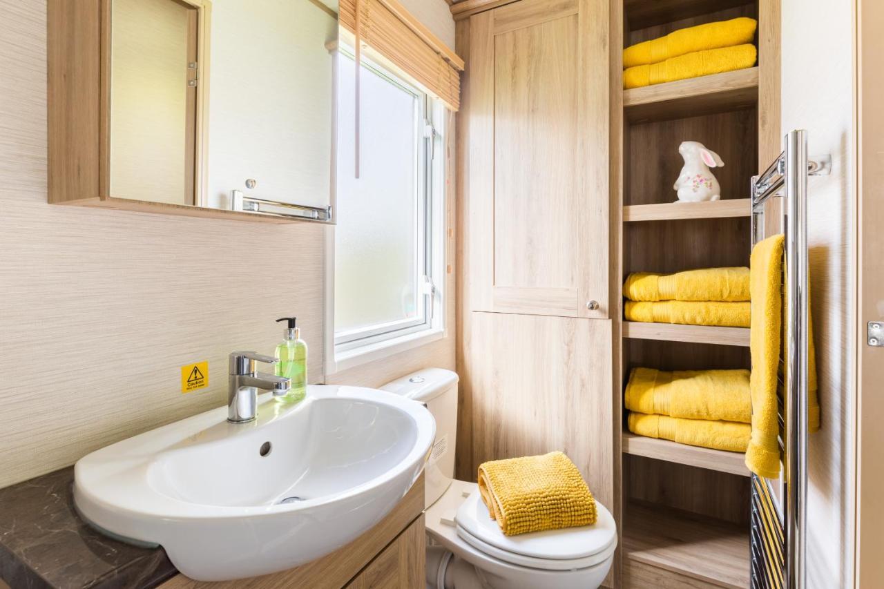 Cottontail Lodge - Hot Tub - Pet Friendly South Cerney Luaran gambar