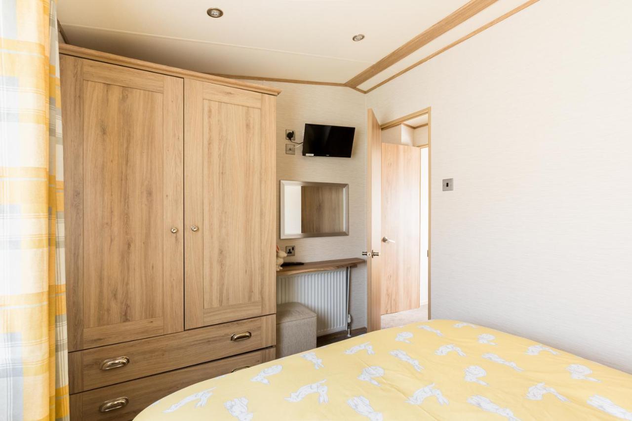 Cottontail Lodge - Hot Tub - Pet Friendly South Cerney Luaran gambar