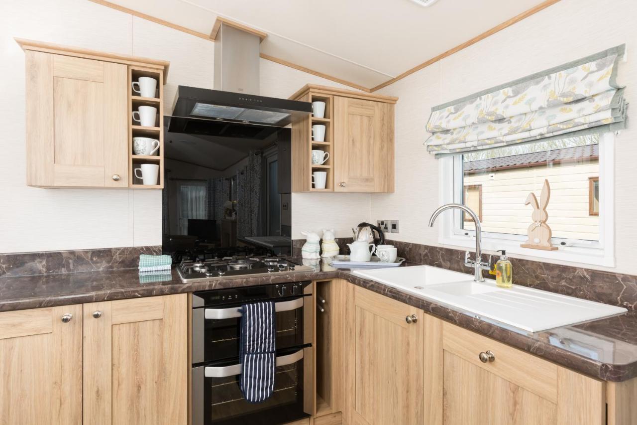 Cottontail Lodge - Hot Tub - Pet Friendly South Cerney Luaran gambar